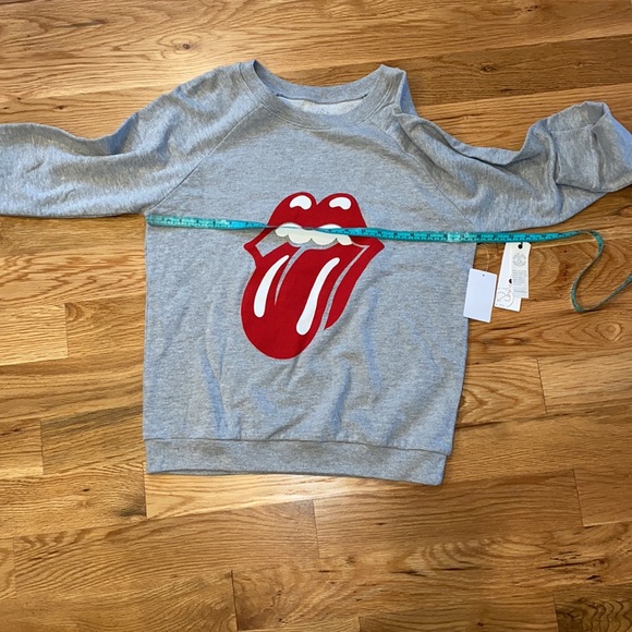 NWT Treasure & Bond Rolling Stones BAND GRAPHIC SWEATSHIRT IN GREY - Picture 7 of 9